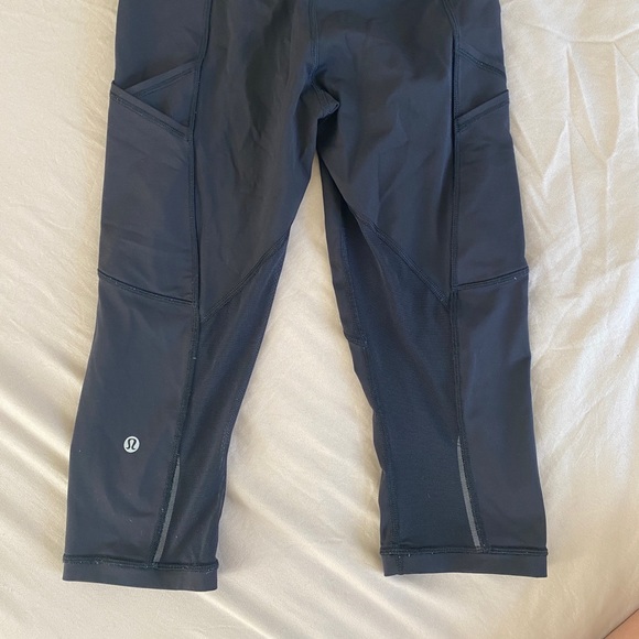 Lululemon High-Rise Crop 17" black leggings - Picture 1 of 3